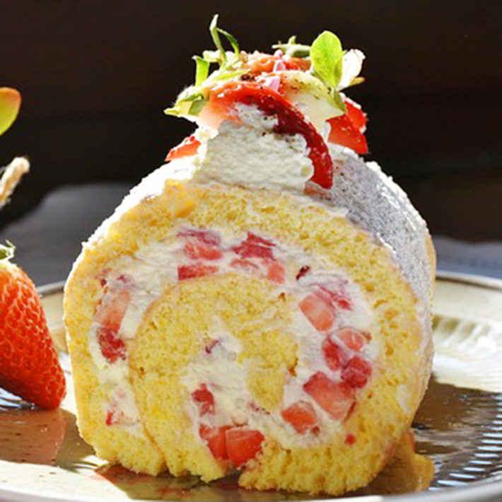 苺ロールケーキ画像